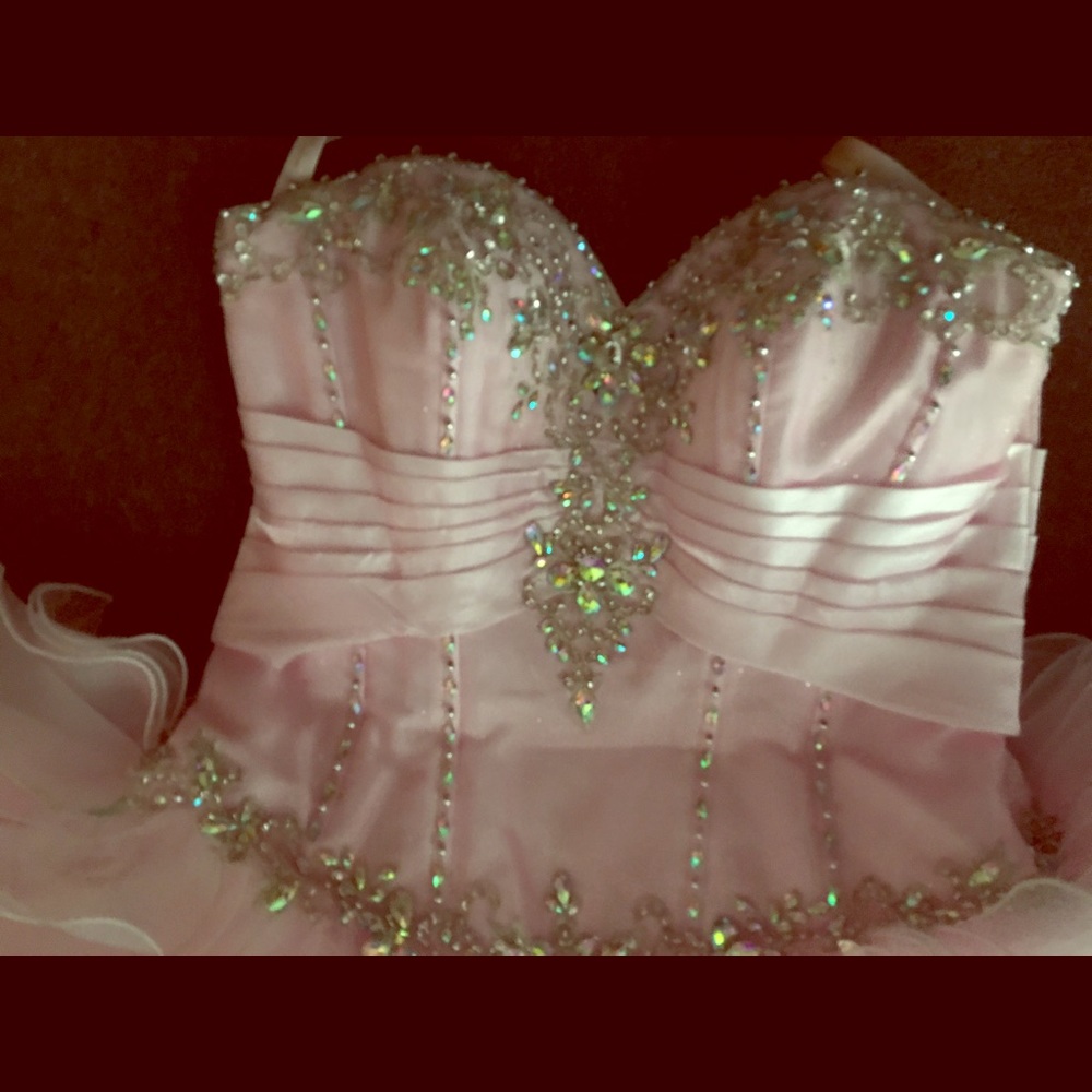 Selling this light pink dress wore it only once